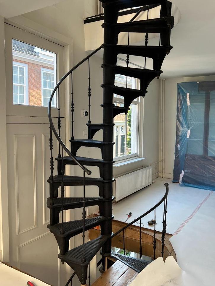 Gietijzeren spiltrap,  43 treden + hekwerk, gedemonteerd, Doe-het-zelf en Verbouw, Ladders en Trappen, Gebruikt, Trap, 4 meter of meer