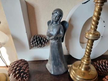 Elf lezend uit boek / 36 centimeter Engel / Vleugels beschikbaar voor biedingen