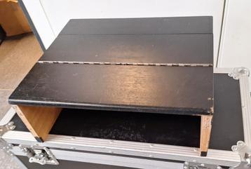 Zelfbouw 19" flightcase met handige klep. beschikbaar voor biedingen