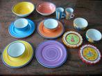 18 stuks Divers kleurrijk retro serviesgoed niet gebruikt, Ophalen of Verzenden, Nieuw