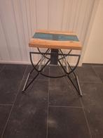 Epoxi eiken tafel met unieke design poot, 45 tot 60 cm, Minder dan 55 cm, Vierkant, Ophalen of Verzenden