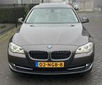 BMW 5-Serie 3.0 I 523 AUT Bruin 204PK /schuifdk/Camera/Leer/, Auto's, Achterwielaandrijving, 2996 cc, Overige kleuren, Dealer onderhouden
