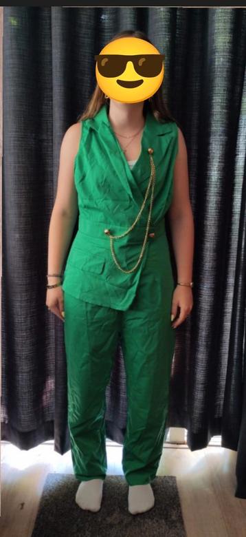 Jumpsuit  beschikbaar voor biedingen