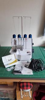 Te koop Bernette  b44 lockmachine, Ophalen, Zo goed als nieuw, Lockmachine