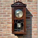 Antieke Bakregulateur met Gotische Elementen, Ophalen of Verzenden