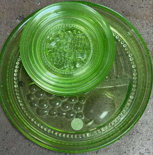 Vintage Uraniumglas puddingstel 5 delig, Antiek en Kunst, Antiek | Glas en Kristal, Ophalen of Verzenden