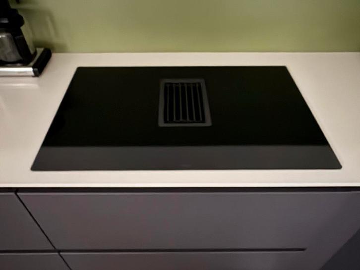 Kookplaat met afzuiging - Inductie, Witgoed en Apparatuur, Kookplaten, Zo goed als nieuw, Inbouw, Inductie, 4 kookzones, Energieklasse A of zuiniger