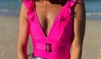 Neon roze badpak met ceintuur en roezel, Nieuw, Badpak, Ophalen of Verzenden, H. Nathalie