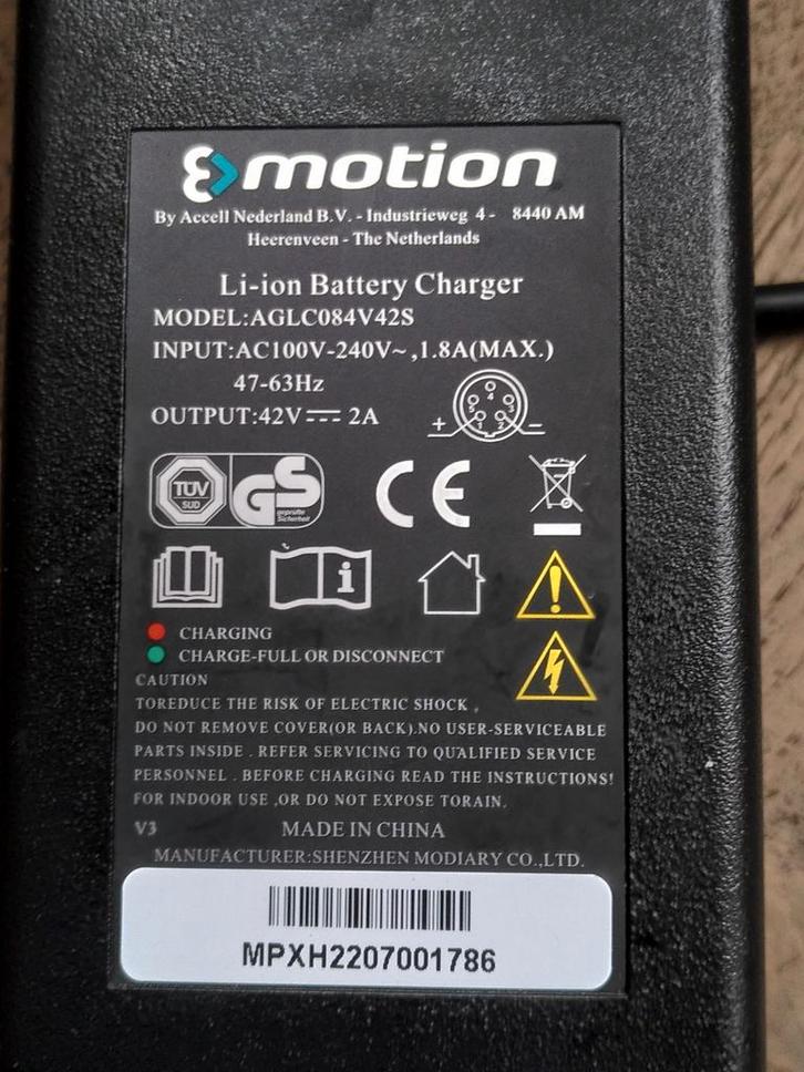 E motion acculader Accell model AGLC084V42S, Fietsen en Brommers, Fietsaccessoires | Fietsaccu's, Ophalen of Verzenden