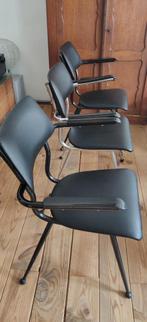 Vintage spijlen stoelen Gispen stijl., Huis en Inrichting, Stoelen, Gispen, Drie, Metaal, Zo goed als nieuw