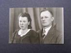 Portret foto MODERN, Utrecht: Jonge man en vrouw ca. 1945, Verzamelen, Foto's en Prenten, Gebruikt, Foto, Ophalen of Verzenden