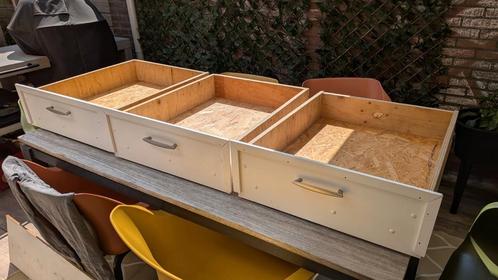 3 bed lades op wieltjes afmeting: 22 (h) 59 (b) en 72.5 (d), Huis en Inrichting, Woonaccessoires | Kisten, Ophalen