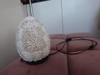 Bijzondere sfeerlamp van schelpjes met bloemmotief, Ophalen, Kunststof, Zo goed als nieuw, Minder dan 100 cm