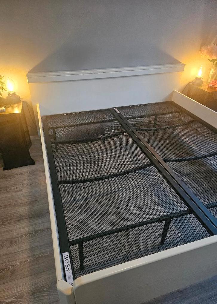 Prima tweepersoons bed, Huis en Inrichting, Slaapkamer | Bedden, Gebruikt, Tweepersoons, 180 cm, 200 cm, Hout, Wit, Verstelbaar