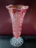 Boheemse Robijnrode overlay geslepen kristallen vaas, Antiek en Kunst, Antiek | Vazen, Ophalen of Verzenden