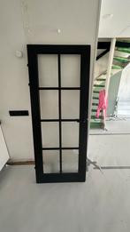 Zwarte opdek binnendeur met 8 glazen ruitjes, Doe-het-zelf en Verbouw, Deuren en Horren, Glas, 80 tot 100 cm, Gebruikt, Ophalen of Verzenden