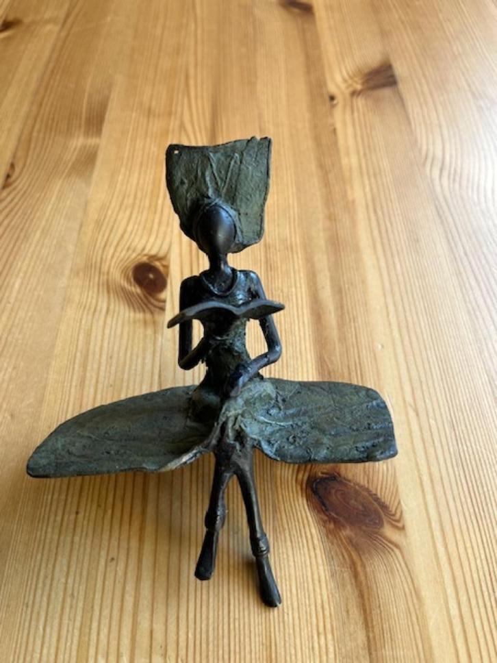Bronzen beeldje van vrouw, Antiek en Kunst, Antiek | Koper en Brons, Ophalen of Verzenden