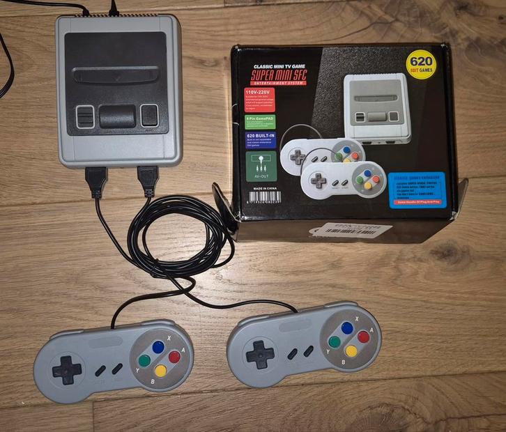 Super Mini SFC Retro Spelcomputer - 620 Games!, Spelcomputers en Games, Spelcomputers | Nintendo Super NES, Ophalen of Verzenden