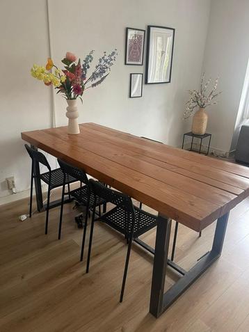 Douglas houten eettafel met stalen frame Loods5 beschikbaar voor biedingen