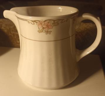 Grote Ceranova melkkan, koffiekan, KAN! beschikbaar voor biedingen