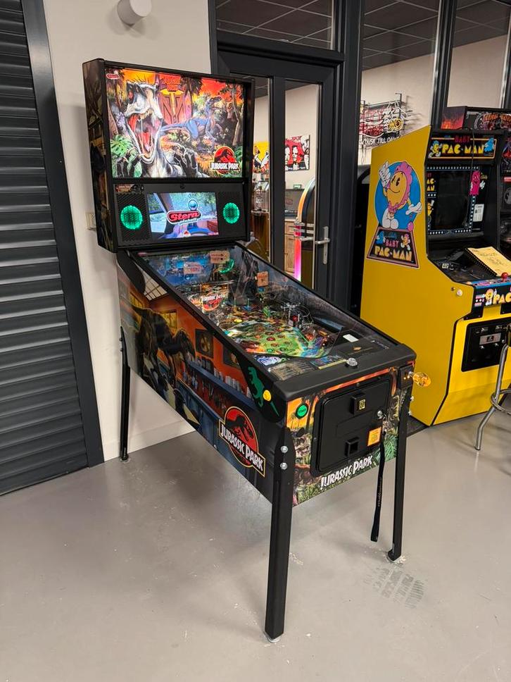 Prachtige flipperkast Stern Jurassic Park Premium Pinball, Verzamelen, Automaten | Flipperkasten, Zo goed als nieuw, Dot-matrix