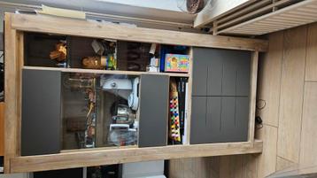 Buffet en dressoir kast van henders en hazel beschikbaar voor biedingen