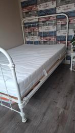 oud frans bed op wieltjes, Antiek en Kunst, Antiek | Meubels | Bedden, Ophalen