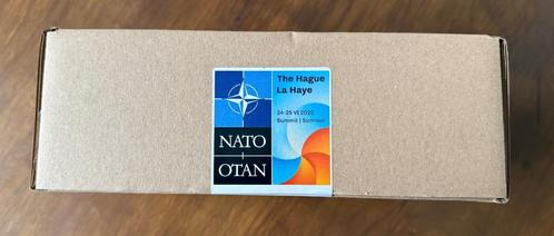 NAVO / NATO -Top geschenk, Verzamelen, Militaria | Algemeen, Landmacht, Overige typen, Nederland, Ophalen of Verzenden