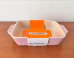 Le Creuset ovenschaal, aardewerk, roze, 18 cm, nieuw, Huis en Inrichting, Keuken | Servies, Nieuw, Ophalen of Verzenden, Schaal of Schalen