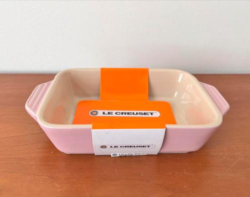 Le Creuset ovenschaal, aardewerk, roze, 18 cm, nieuw, Huis en Inrichting, Keuken | Servies, Nieuw, Schaal of Schalen, Effen, Aardewerk