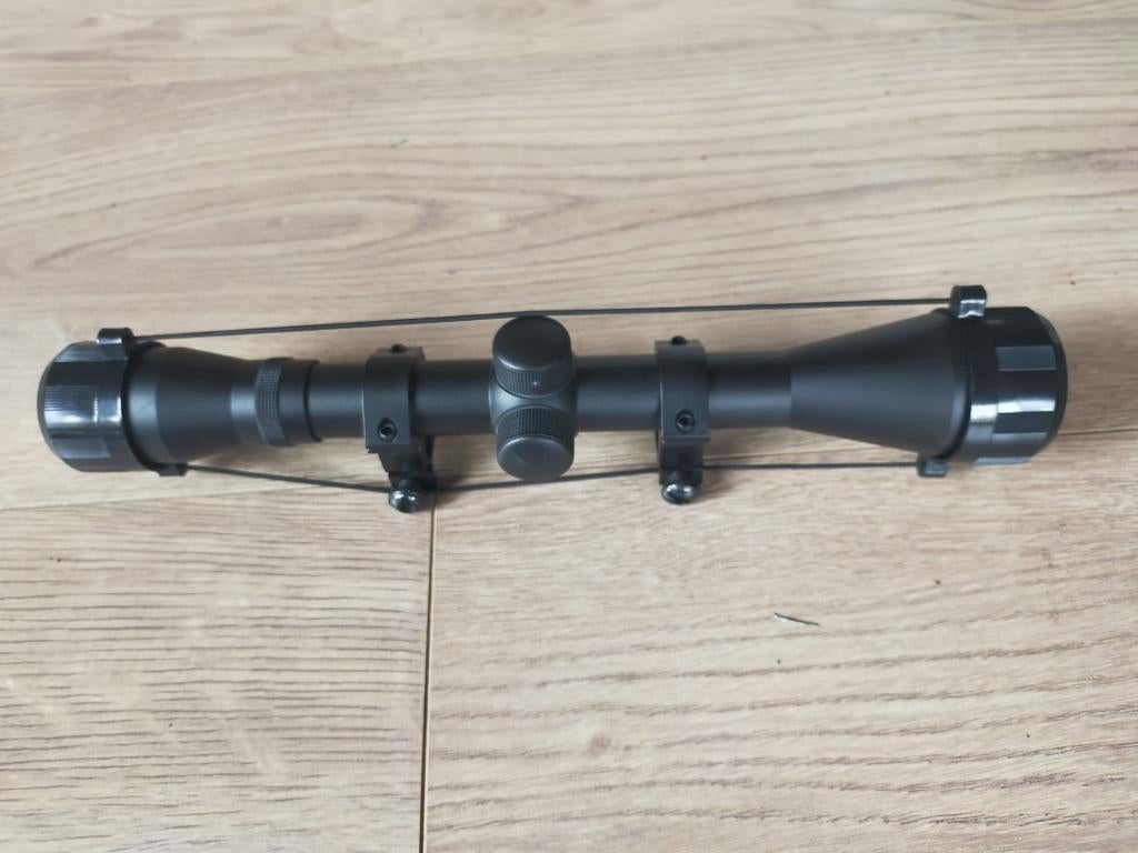 4x40 Scope met picatinny aansluiting, Sport en Fitness, Schietsport-accessoires, Ophalen of Verzenden, Zo goed als nieuw