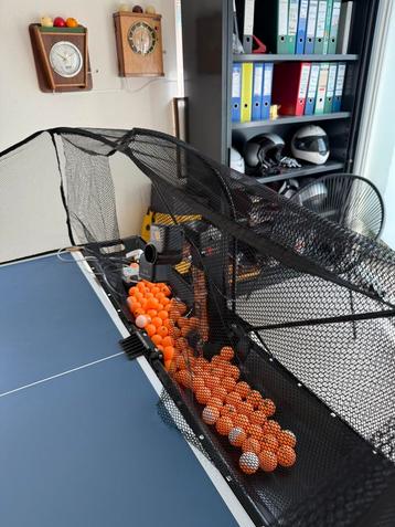 Tafeltennisrobot met tafel beschikbaar voor biedingen