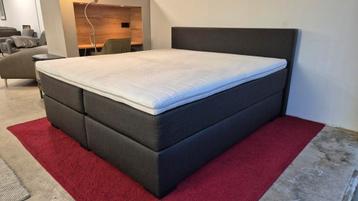 Top kwaliteit Karlsson Autentik boxspring inclusief topper!! beschikbaar voor biedingen