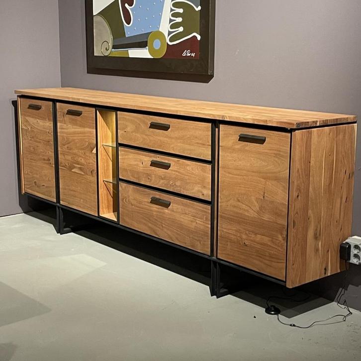 Dressoir Tokyo Henders en Hazel, Huis en Inrichting, Kasten | Dressoirs, Zo goed als nieuw, 200 cm of meer, 25 tot 50 cm, Met lade(s)
