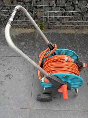 Gardena slangenwagen incl. slang en handsproeier. beschikbaar voor biedingen