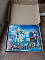 Lego City 60380 Binnenstad - Nieuw in doos!, Kinderen en Baby's, Speelgoed | Duplo en Lego, Ophalen of Verzenden, Nieuw, Complete set