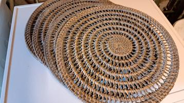 Placemats beschikbaar voor biedingen