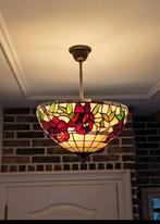 Te koop NIEUW(bon aanwezig) Tiffany style hanglamp voor €130, Huis en Inrichting, Lampen | Kroonluchters, Ophalen, Zo goed als nieuw