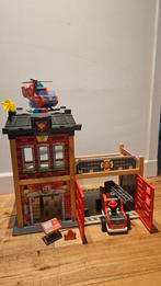 Hape Brandweerkazerne - Hout - vanaf 3 jaar, Kinderen en Baby's, Speelgoed | Poppenhuizen, Ophalen, Gebruikt