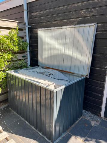 Solide opbergbak tuin beschikbaar voor biedingen
