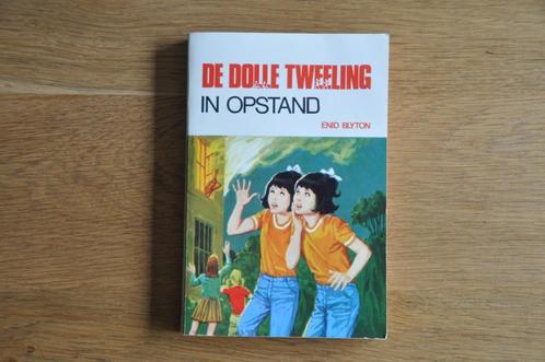 Enid Blyton - De dolle tweeling in opstand, Boeken, Kinderboeken | Jeugd | 10 tot 12 jaar, Gelezen, Fictie, Ophalen of Verzenden