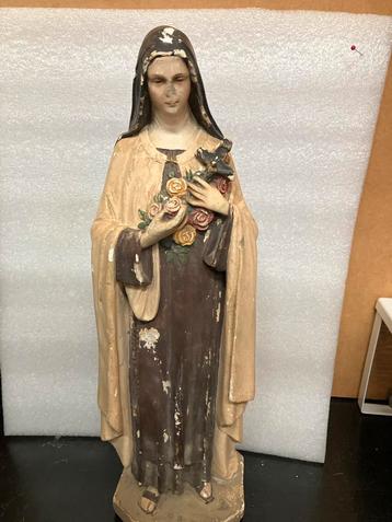 Antiek St. Theresia Beeld met Bloemen en Kruisbeeldje beschikbaar voor biedingen