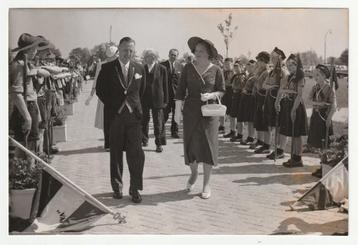 Scouts bij opening bejaardencentrum Couvorden Beatrix 1958