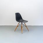 1 Vitra DSR Zwart onderstel Hout esdoorn