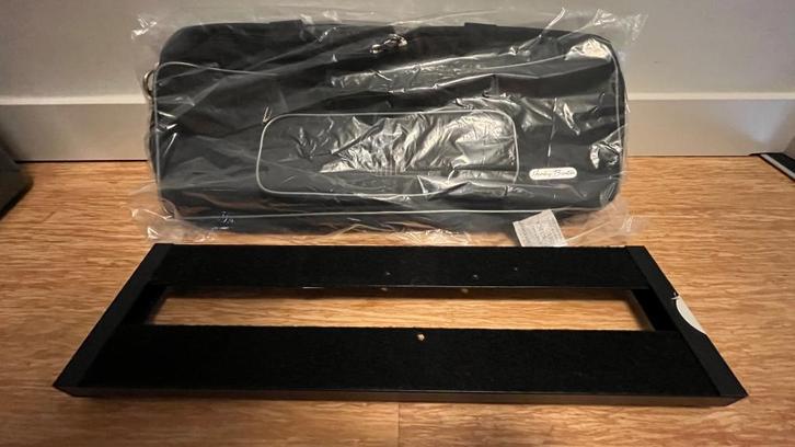 Harley Benton SpaceShip 50 Pedalboard, Muziek en Instrumenten, Effecten, Gebruikt, Ophalen of Verzenden