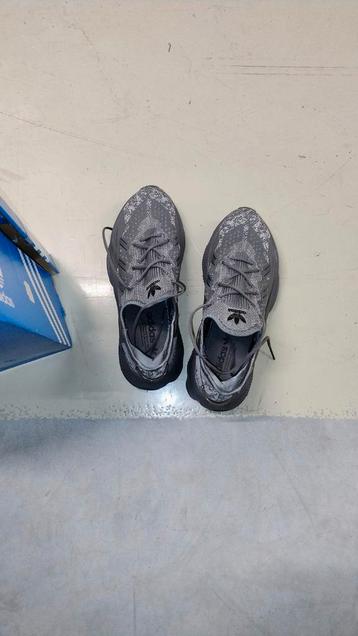 Nieuwe Adidas Sneakers - Nooit Gedragen! beschikbaar voor biedingen