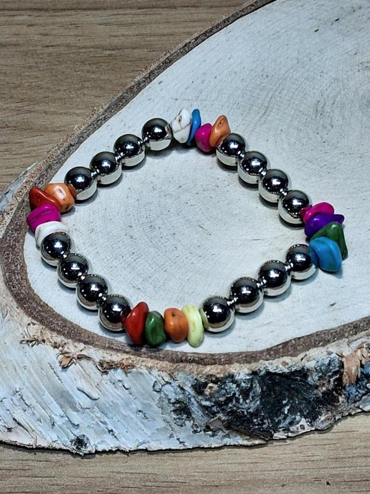 armband zilverkleurige kralen multi color steentjes, Sieraden, Tassen en Uiterlijk, Armbanden, Nieuw, Overige materialen, Zilver