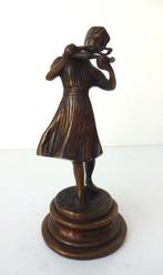 Bronzen beeldje van staand meisje dat viool speelt 3871-b, Ophalen of Verzenden, Brons