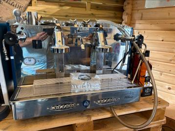 Halfautomaat pistonmachine horeca beschikbaar voor biedingen
