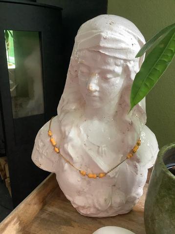 Vintage lange ketting met gele stenen kralen en tonsluiting beschikbaar voor biedingen